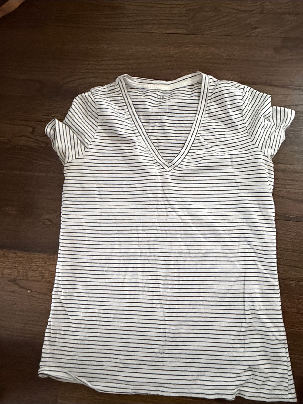 Gap Women's White V-Neck Short-Sleeve Striped Tee